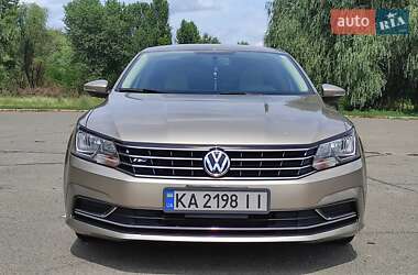 Седан Volkswagen Passat 2017 в Києві