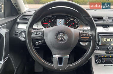 Седан Volkswagen Passat 2011 в Львові