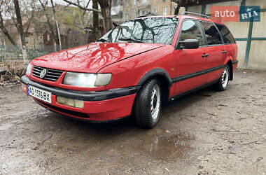 Универсал Volkswagen Passat 1995 в Виноградове