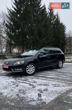 Універсал Volkswagen Passat 2012 в Конотопі