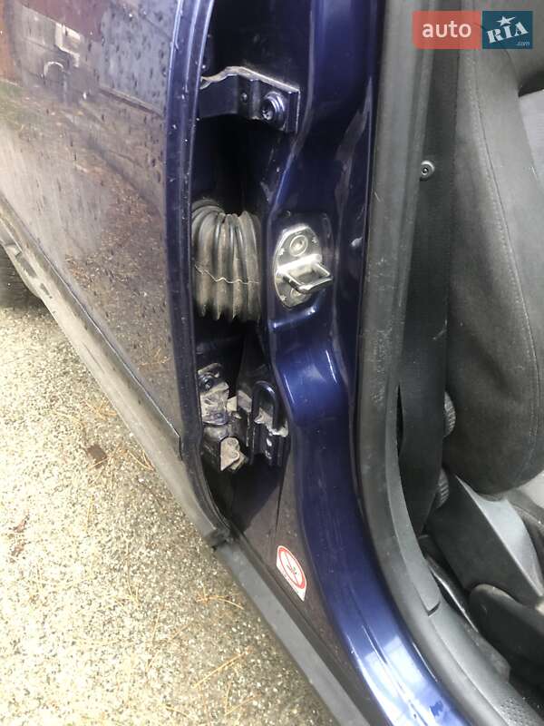 Універсал Volkswagen Passat 2004 в Києві