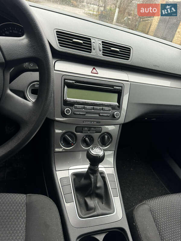 Універсал Volkswagen Passat 2009 в Рівному