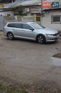 Универсал Volkswagen Passat 2015 в 