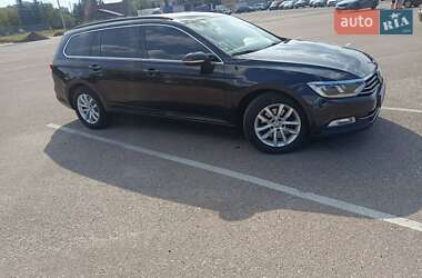 Універсал Volkswagen Passat 2016 в Житомирі