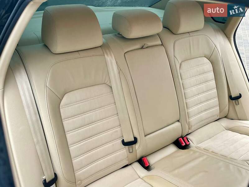 Седан Volkswagen Passat 2015 в Житомирі