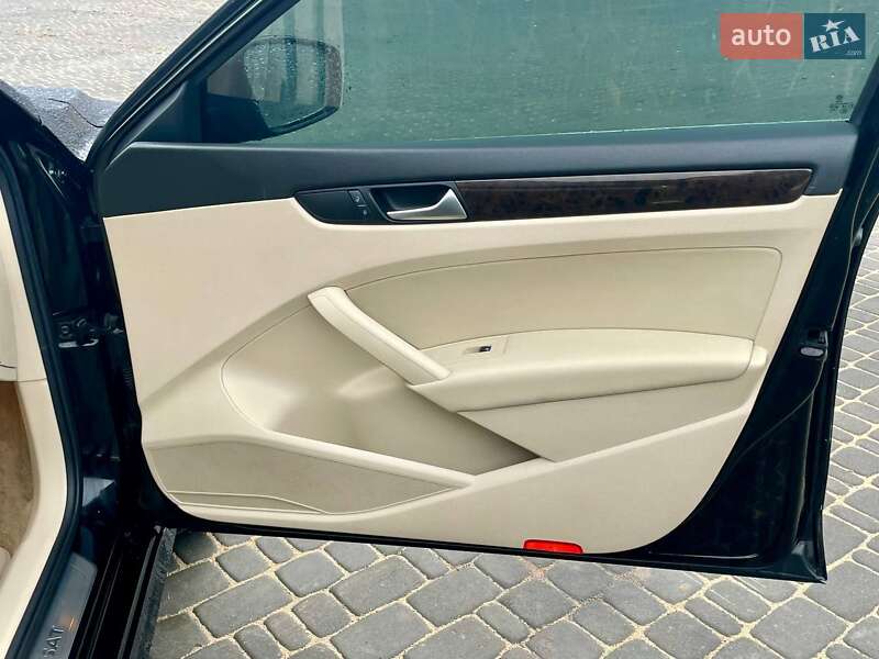 Седан Volkswagen Passat 2015 в Житомирі
