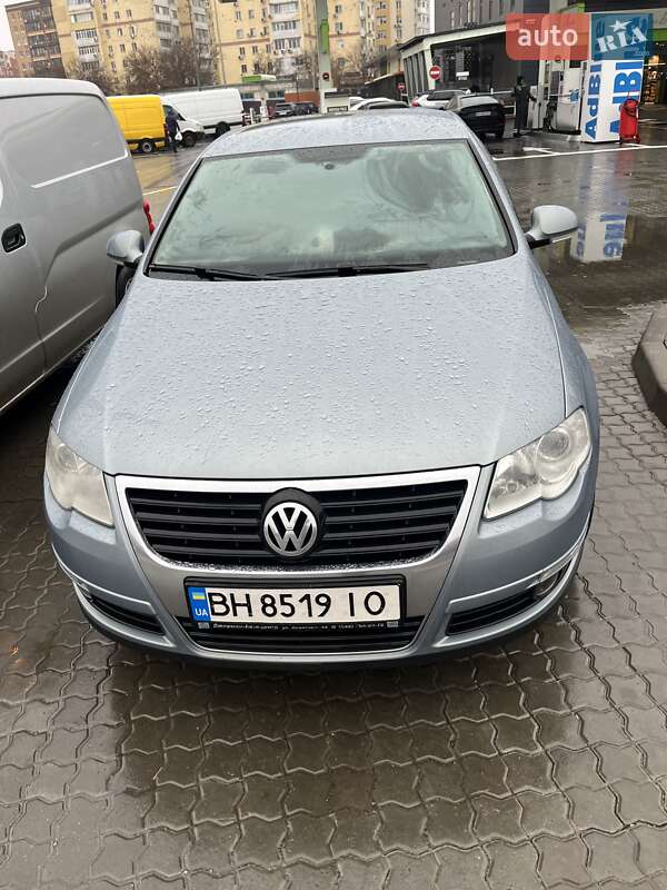 Седан Volkswagen Passat 2010 в Одессе