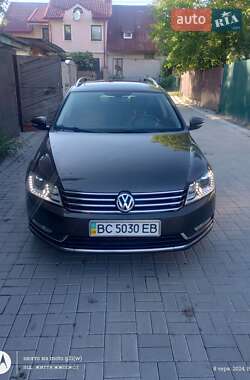 Універсал Volkswagen Passat 2012 в Львові