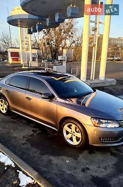 Седан Volkswagen Passat 2013 в Киеве