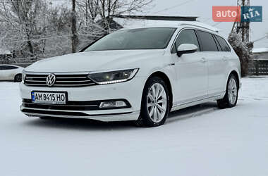 Універсал Volkswagen Passat 2015 в Житомирі