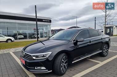 Седан Volkswagen Passat 2016 в Мукачевому