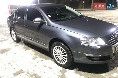 Седан Volkswagen Passat 2010 в Радивиліві