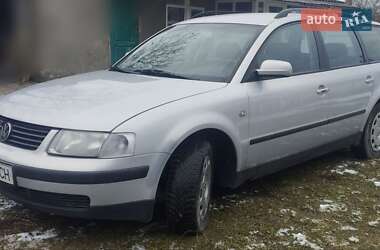 Універсал Volkswagen Passat 2000 в Турійську