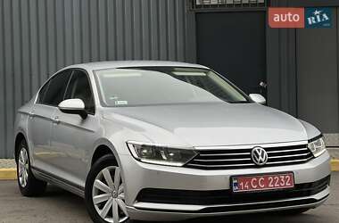 Седан Volkswagen Passat 2019 в Ужгороді