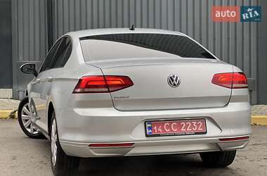 Седан Volkswagen Passat 2019 в Ужгороді