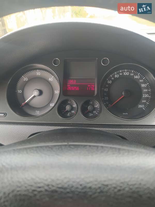 Седан Volkswagen Passat 2005 в Гайвороні