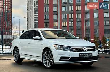 Седан Volkswagen Passat 2016 в Києві