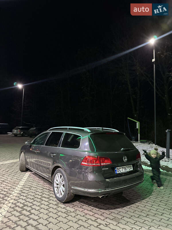 Универсал Volkswagen Passat 2011 в Старом Самборе