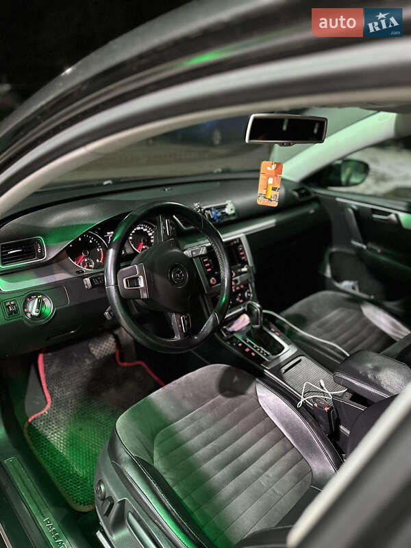 Универсал Volkswagen Passat 2011 в Старом Самборе