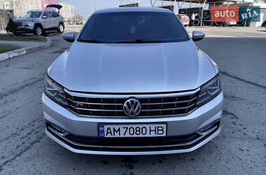 Седан Volkswagen Passat 2017 в Николаеве