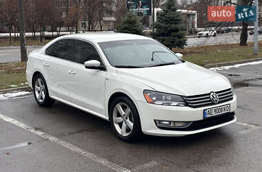 Седан Volkswagen Passat 2013 в Дніпрі