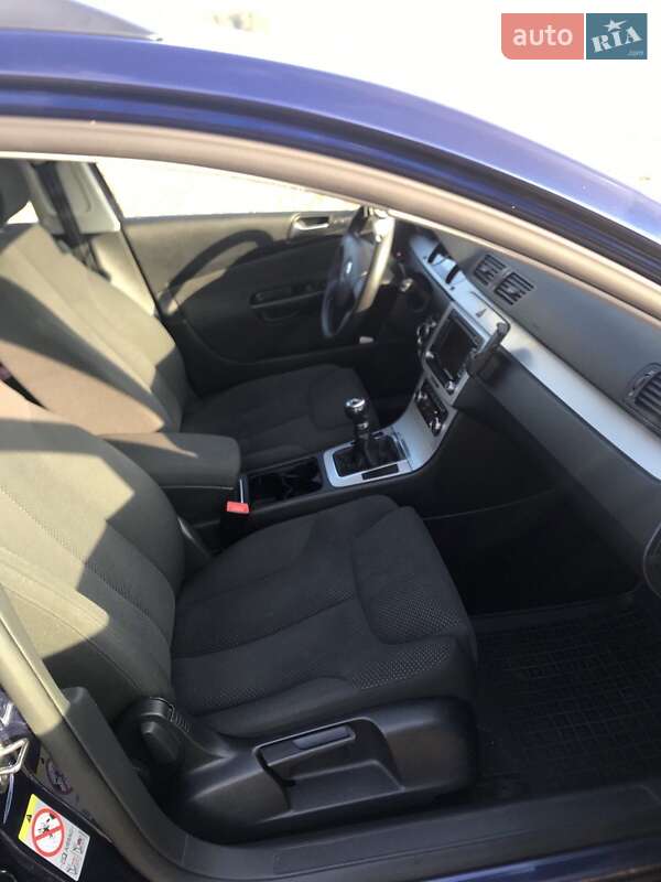 Универсал Volkswagen Passat 2010 в Бродах