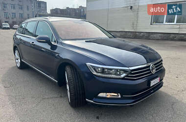 Универсал Volkswagen Passat 2016 в Киеве