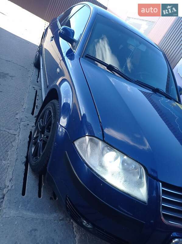 Седан Volkswagen Passat 2001 в Ходореві