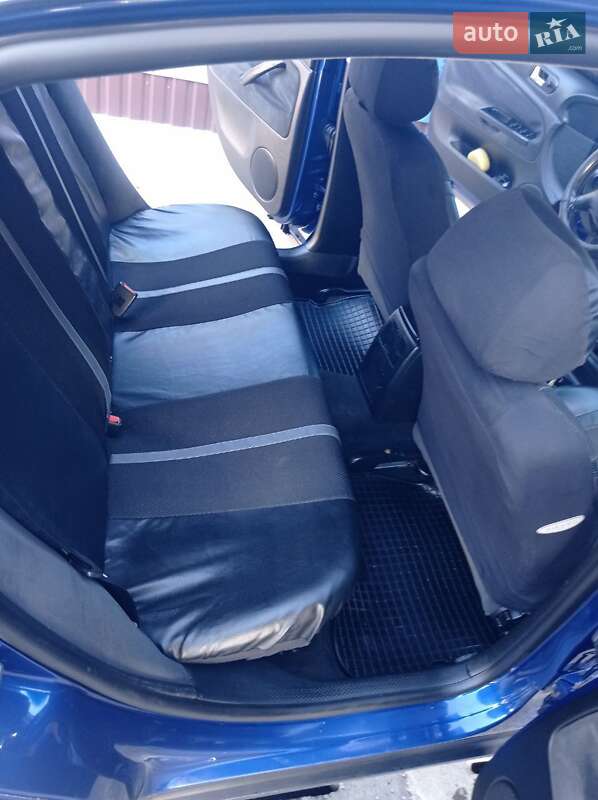 Седан Volkswagen Passat 2001 в Ходореві