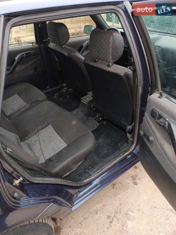 Седан Volkswagen Passat 1994 в Глухові