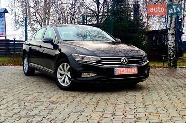 Седан Volkswagen Passat 2020 в Стрию