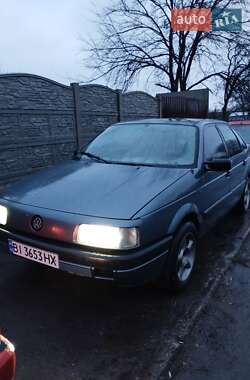 Седан Volkswagen Passat 1988 в Кременчуці