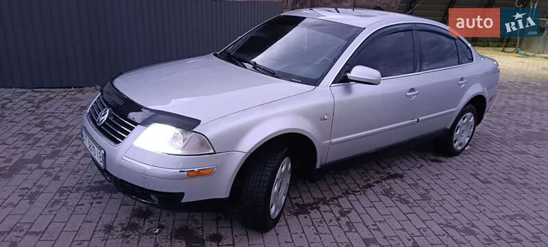 Седан Volkswagen Passat 2001 в Городенке