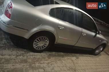 Седан Volkswagen Passat 2003 в Львове