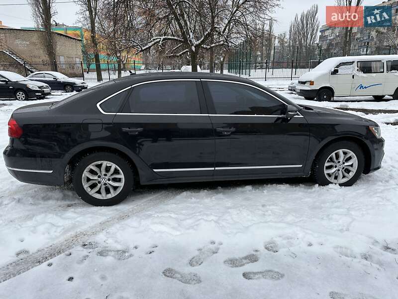Седан Volkswagen Passat 2015 в Киеве