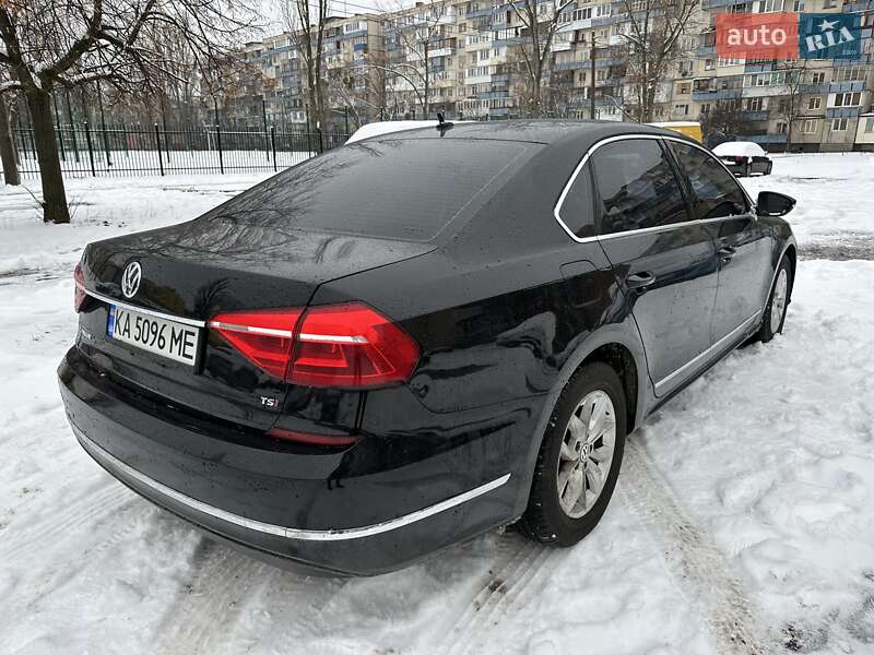 Седан Volkswagen Passat 2015 в Киеве