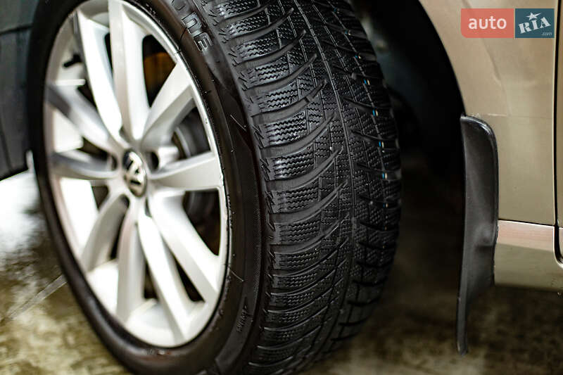 Седан Volkswagen Passat 2012 в Киеве