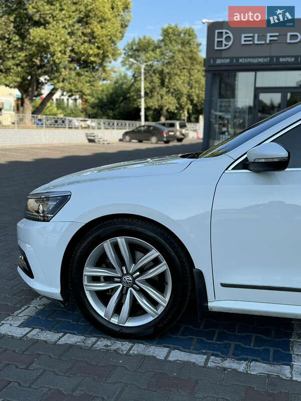 Седан Volkswagen Passat 2017 в Одесі