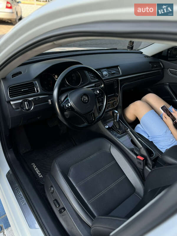 Седан Volkswagen Passat 2017 в Одесі