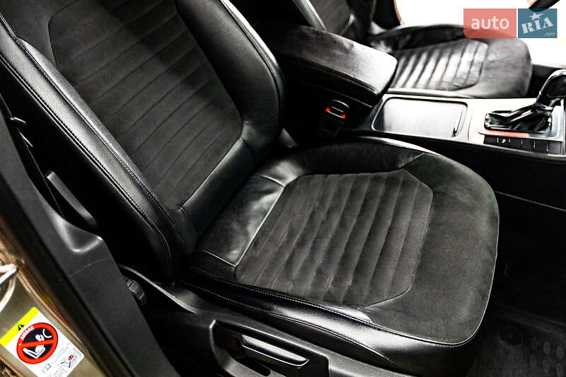 Седан Volkswagen Passat 2012 в Киеве