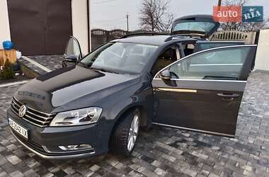 Універсал Volkswagen Passat 2012 в Вінниці