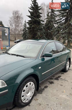 Седан Volkswagen Passat 2003 в Харкові