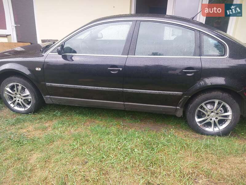 Седан Volkswagen Passat 2001 в Тлумачі
