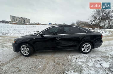 Седан Volkswagen Passat 2013 в Новій Ушиці