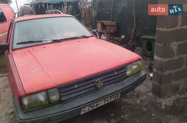 Універсал Volkswagen Passat 1987 в Сарнах