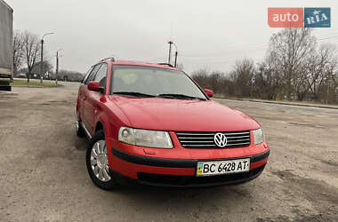 Універсал Volkswagen Passat 1998 в Калуші