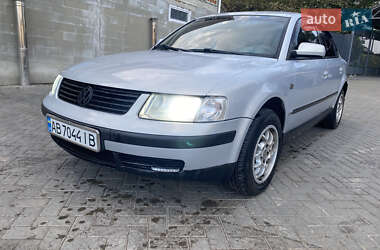 Седан Volkswagen Passat 1998 в Бершаді