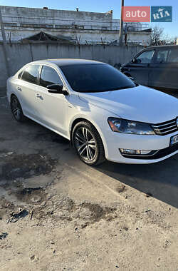 Седан Volkswagen Passat 2014 в Києві