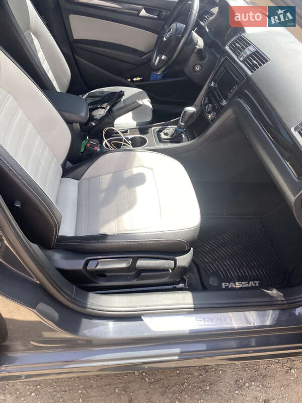 Седан Volkswagen Passat 2014 в Днепре