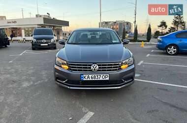 Седан Volkswagen Passat 2016 в Киеве